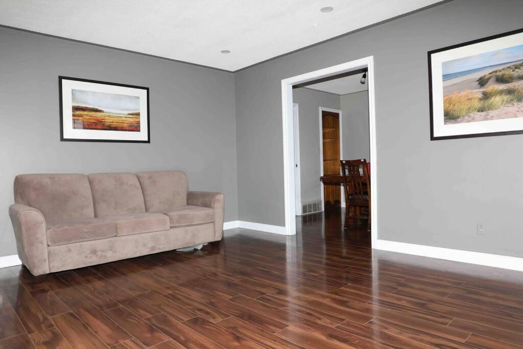 Bowmanville Event Place Exterior photo